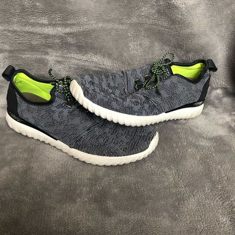 Hey Dude athletic shoes size 10